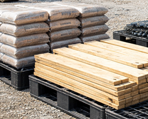 建設現場の中古パレット使用例