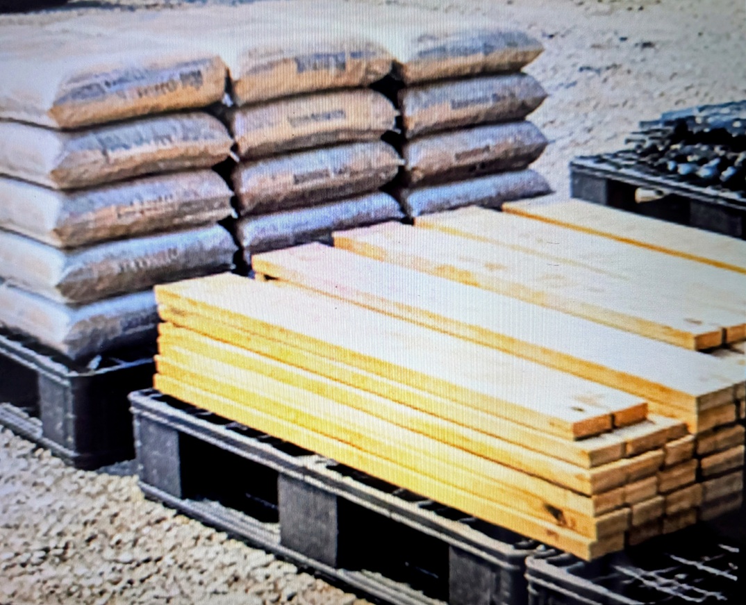 建設現場の中古パレット使用例